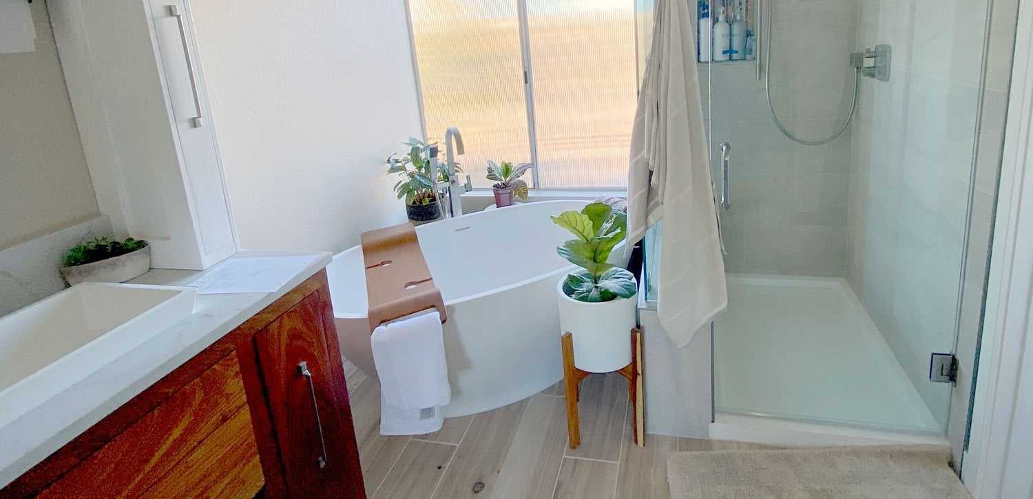 Fit a Freestanding Bathtub Into a Small Bathroom